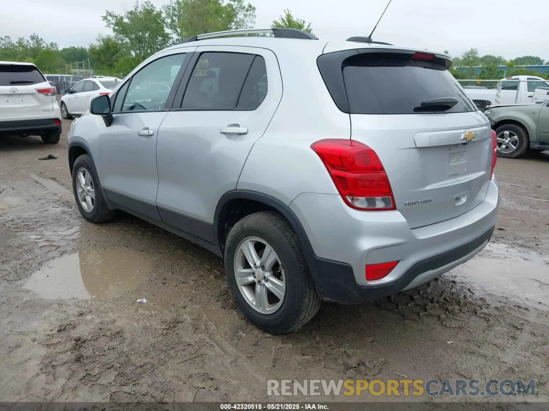3 Photograph of a damaged car KL7CJPSM8MB369358 CHEVROLET TRAX 2021