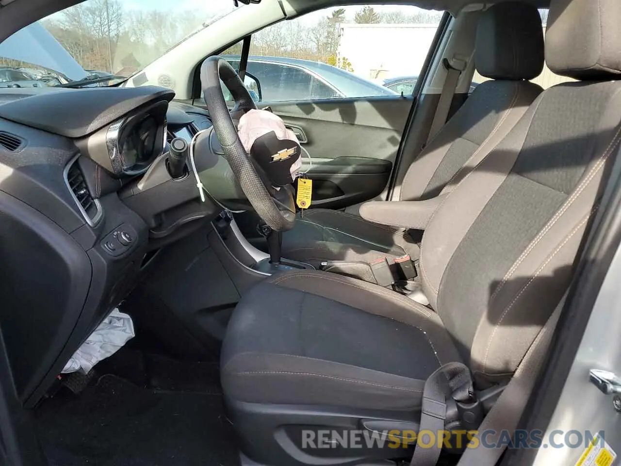 7 Photograph of a damaged car KL7CJKSM2NB527908 CHEVROLET TRAX 2022
