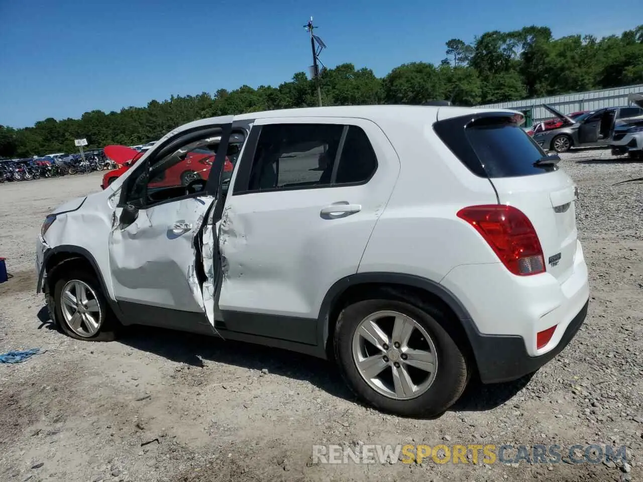 2 Photograph of a damaged car KL7CJKSM3NB512737 CHEVROLET TRAX 2022