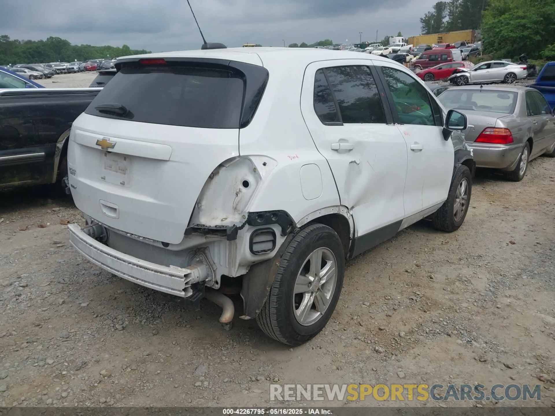 4 Photograph of a damaged car KL7CJKSM6NB526017 CHEVROLET TRAX 2022