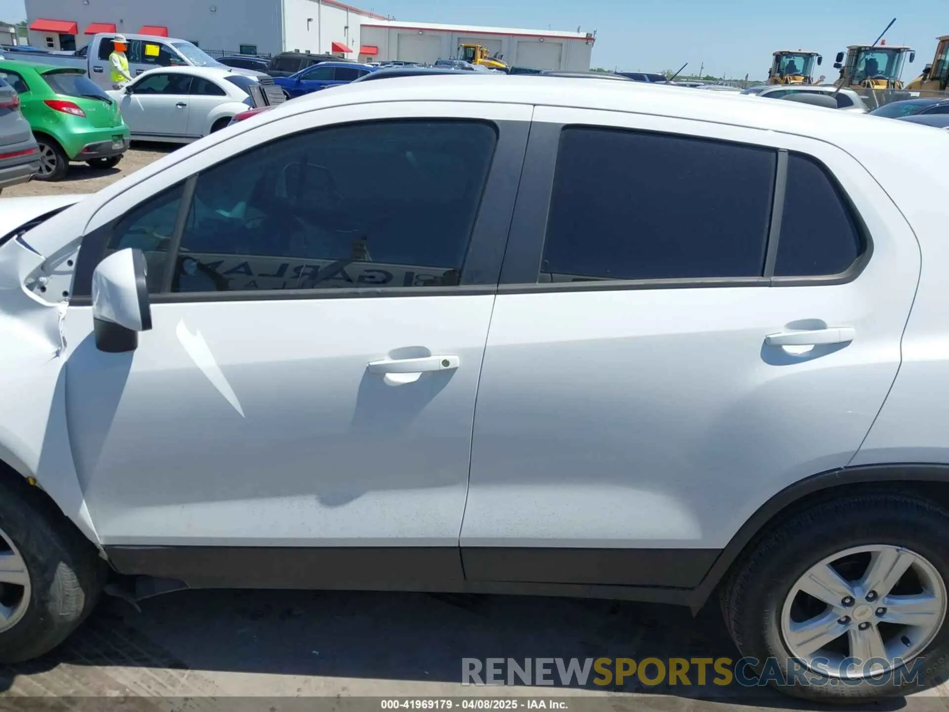 14 Photograph of a damaged car KL7CJKSM9NB510569 CHEVROLET TRAX 2022