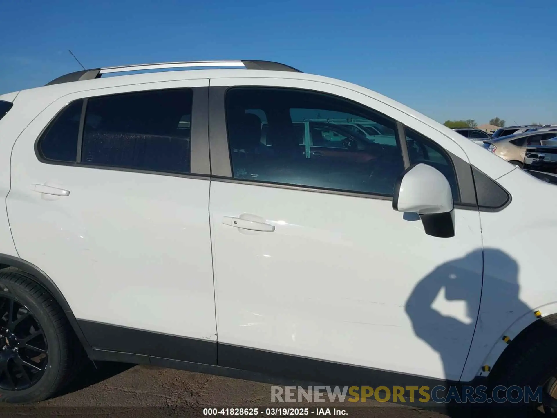 14 Photograph of a damaged car KL7CJLSM1NB512337 CHEVROLET TRAX 2022