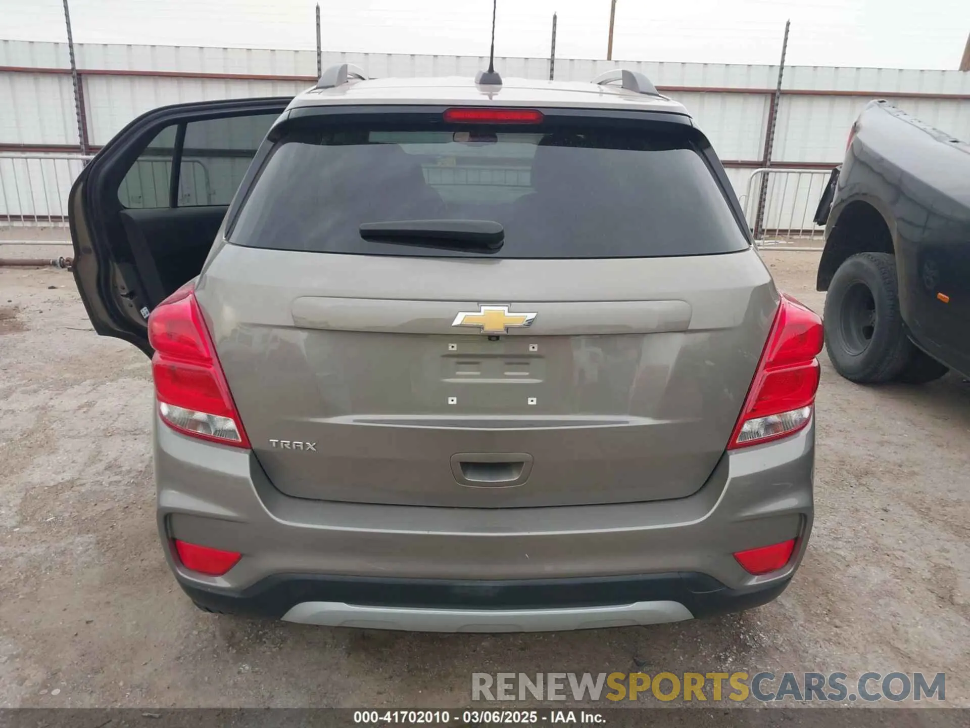 16 Photograph of a damaged car KL7CJLSM2NB563216 CHEVROLET TRAX 2022