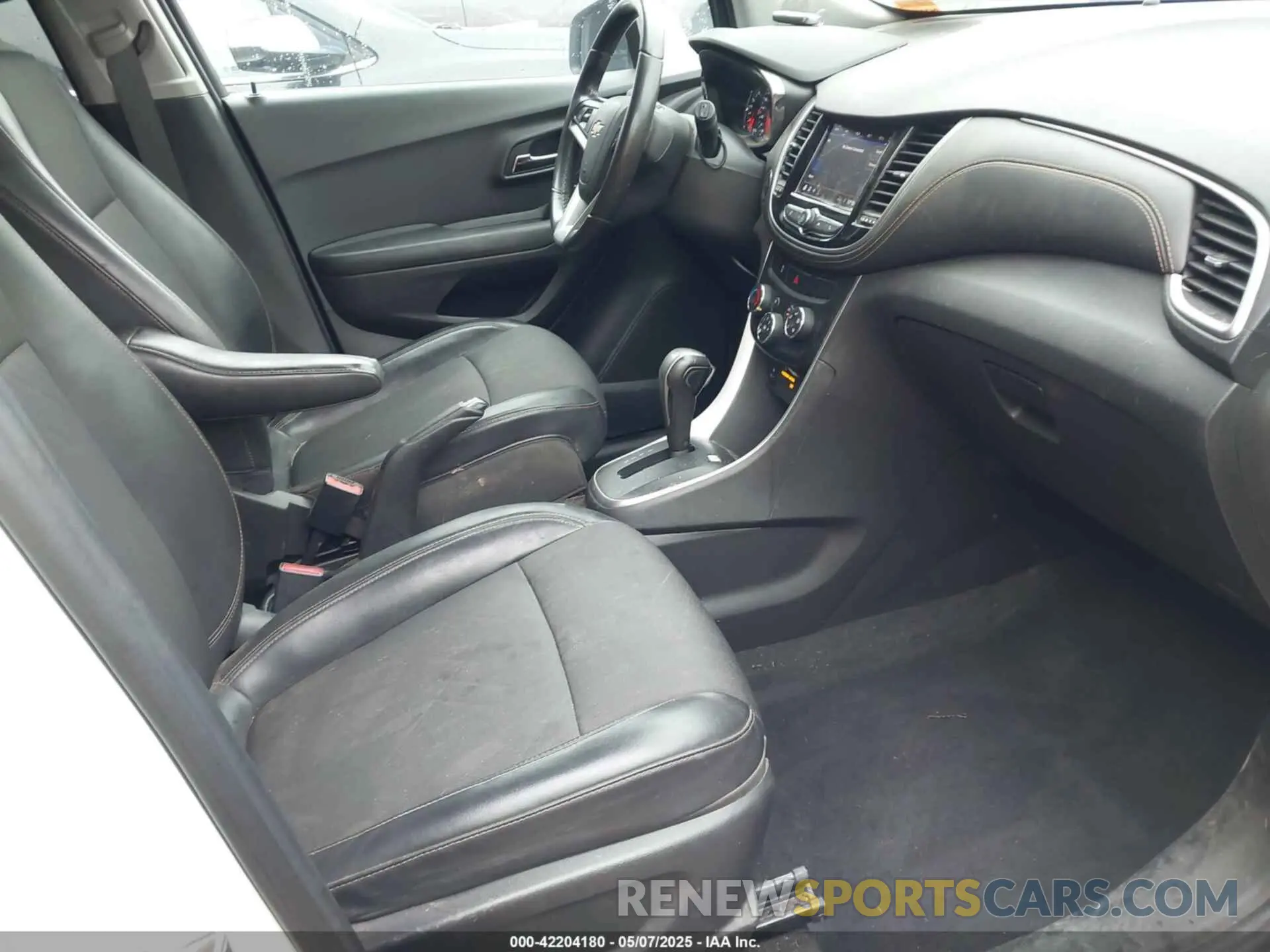 5 Photograph of a damaged car KL7CJLSM4NB500909 CHEVROLET TRAX 2022