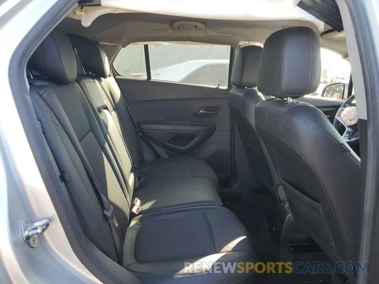 10 Фотография поврежденного автомобиля KL7CJLSM4NB551147 CHEVROLET TRAX 2022
