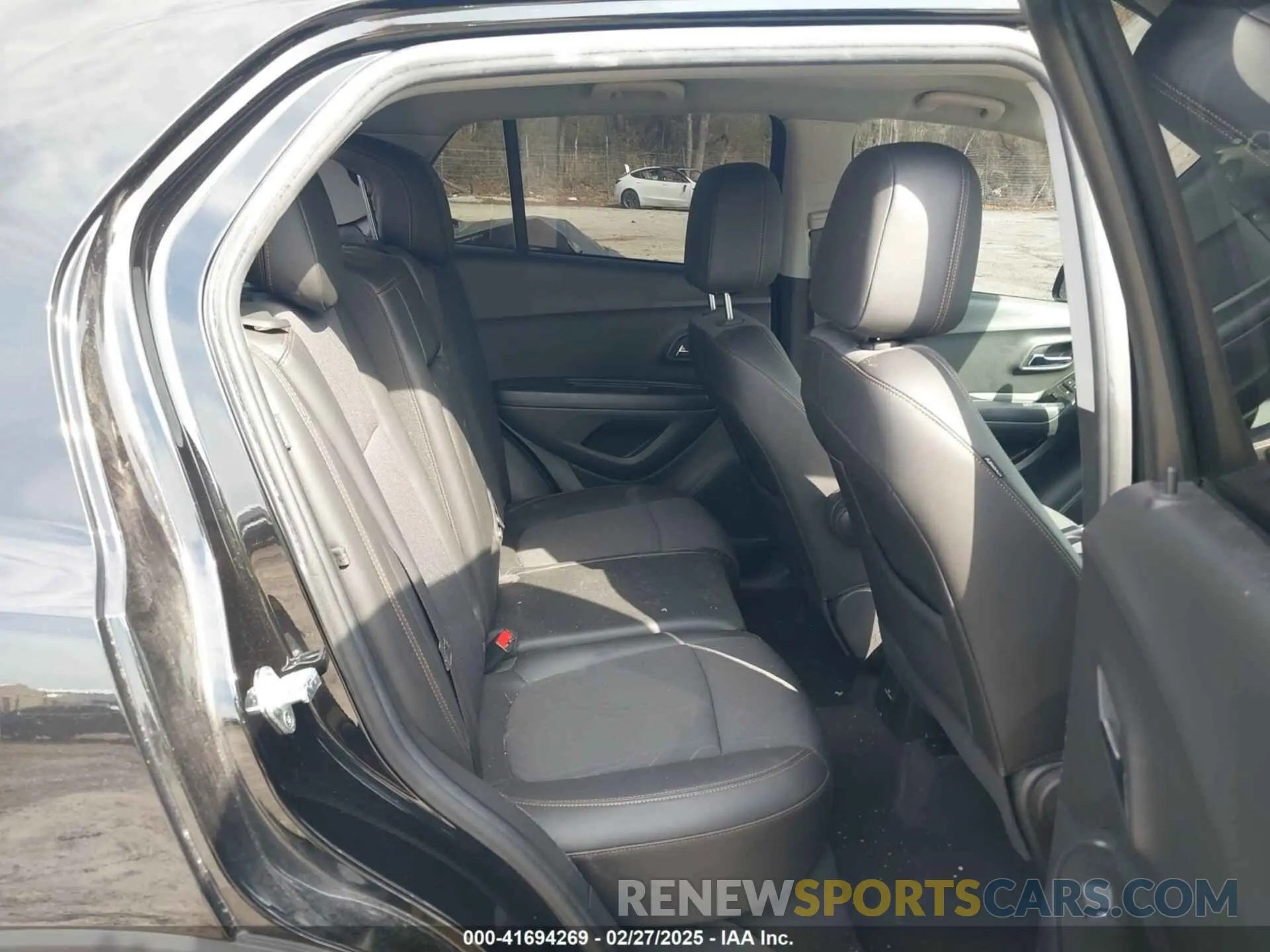 8 Photograph of a damaged car KL7CJLSM7NB513928 CHEVROLET TRAX 2022