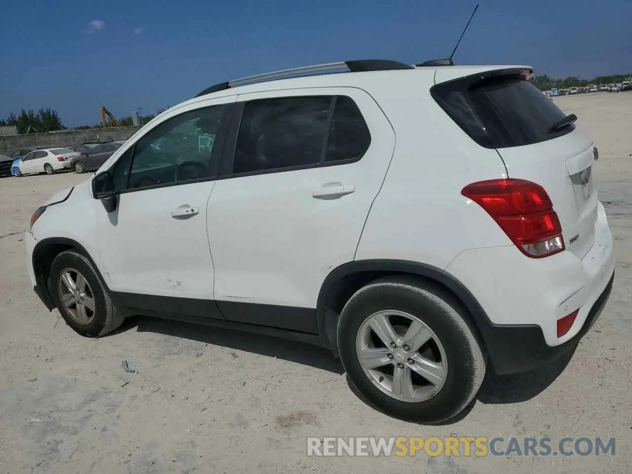 2 Photograph of a damaged car KL7CJLSM9NB562578 CHEVROLET TRAX 2022