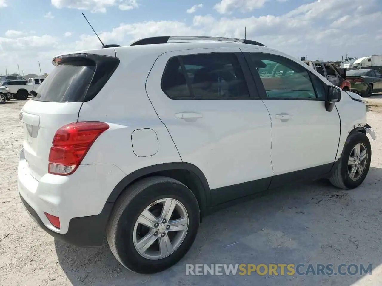 3 Photograph of a damaged car KL7CJLSM9NB562578 CHEVROLET TRAX 2022