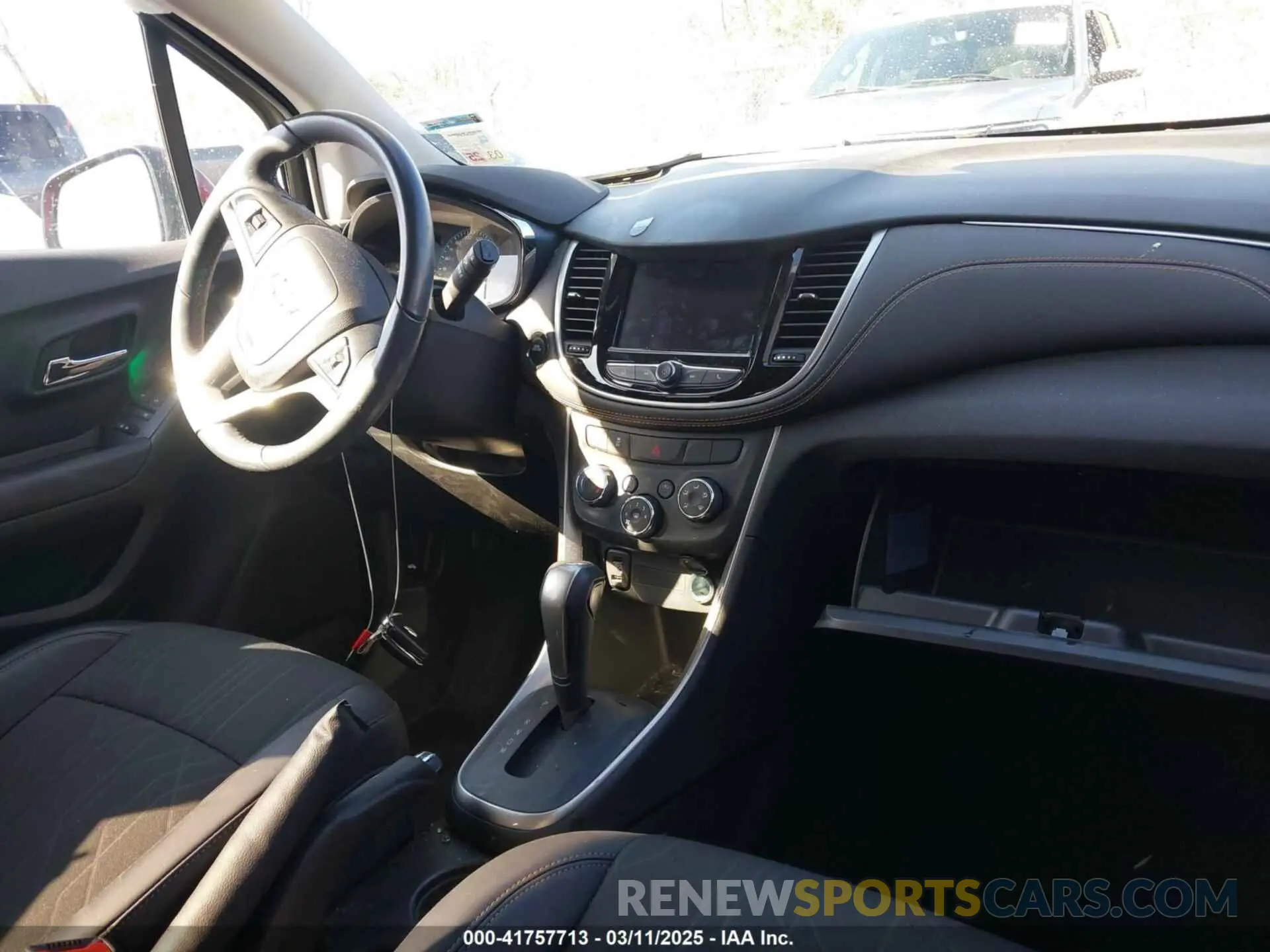 5 Фотография поврежденного автомобиля KL7CJLSM9NB568820 CHEVROLET TRAX 2022