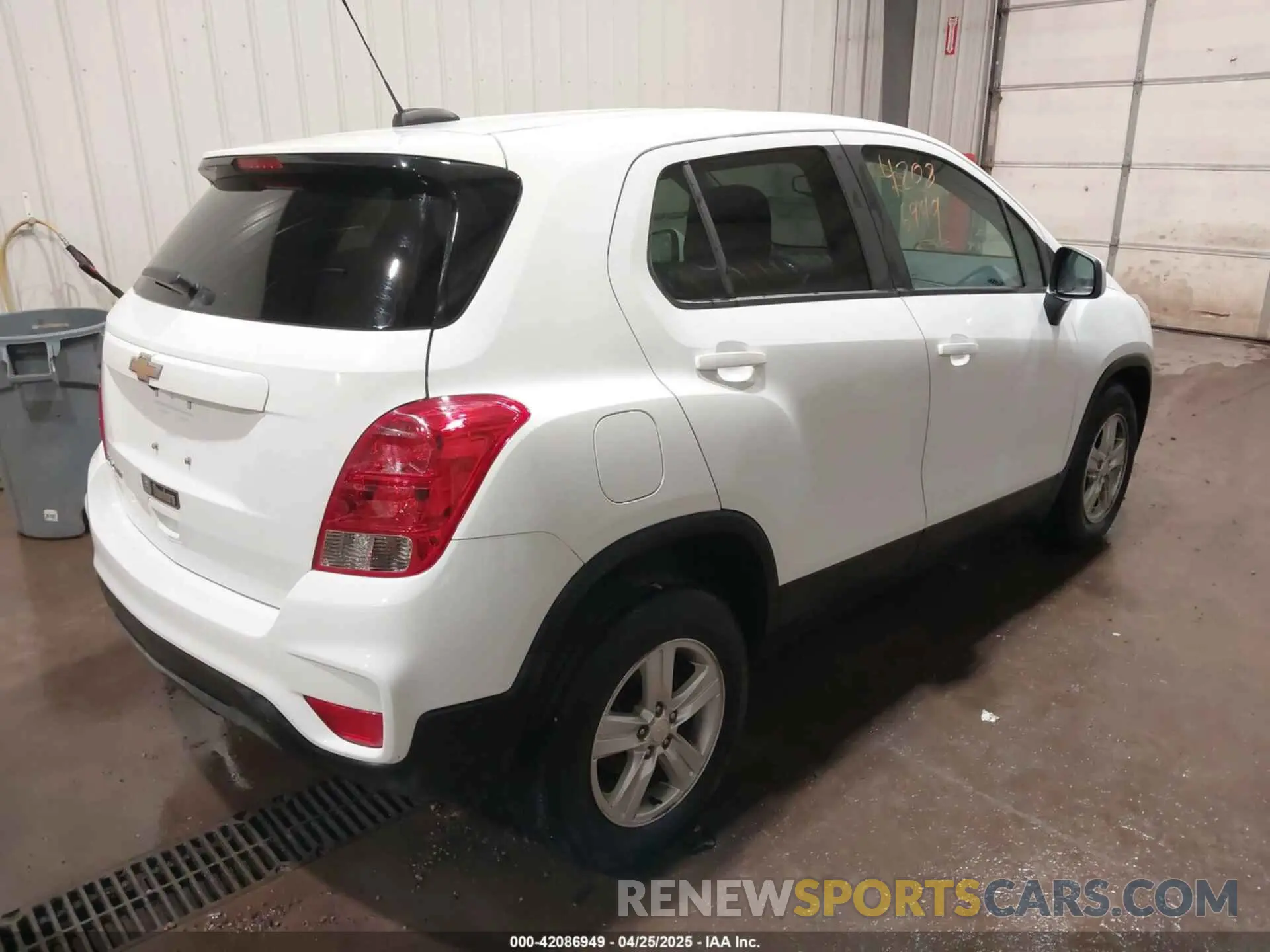 4 Photograph of a damaged car KL7CJNSM0NB547818 CHEVROLET TRAX 2022