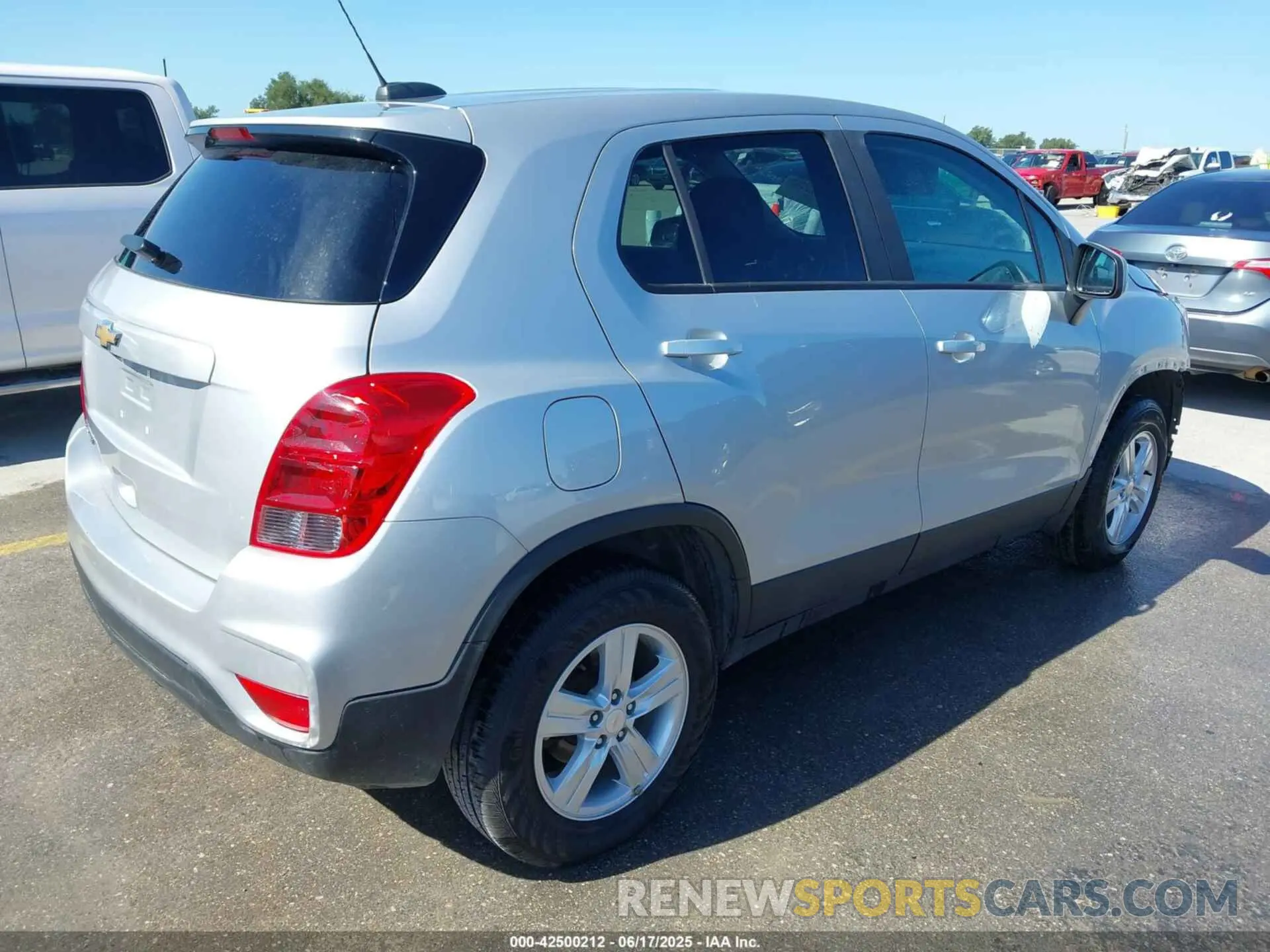 4 Photograph of a damaged car KL7CJNSM5NB503071 CHEVROLET TRAX 2022