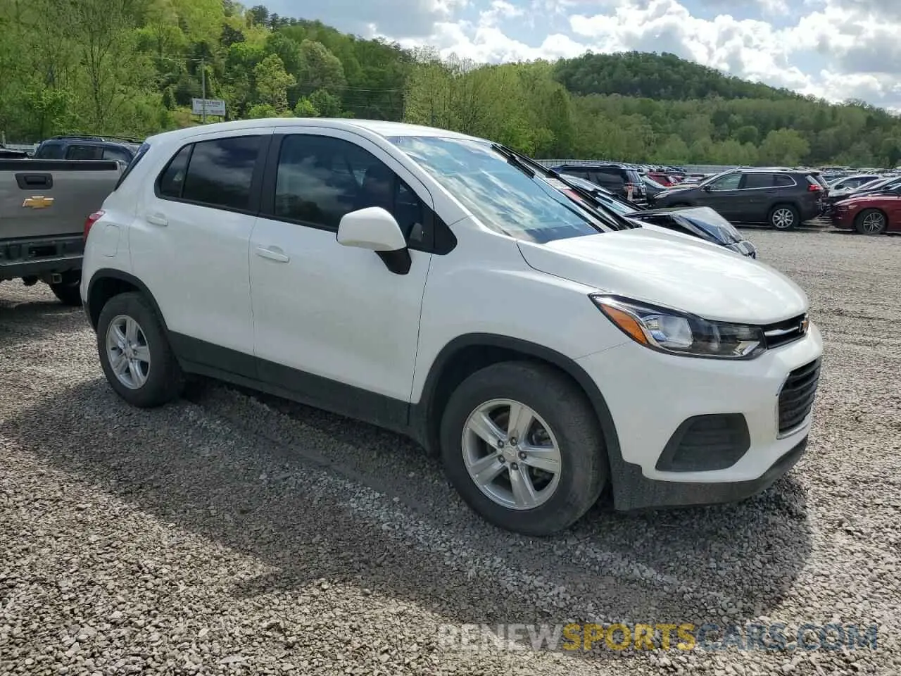 4 Photograph of a damaged car KL7CJNSM9NB509617 CHEVROLET TRAX 2022