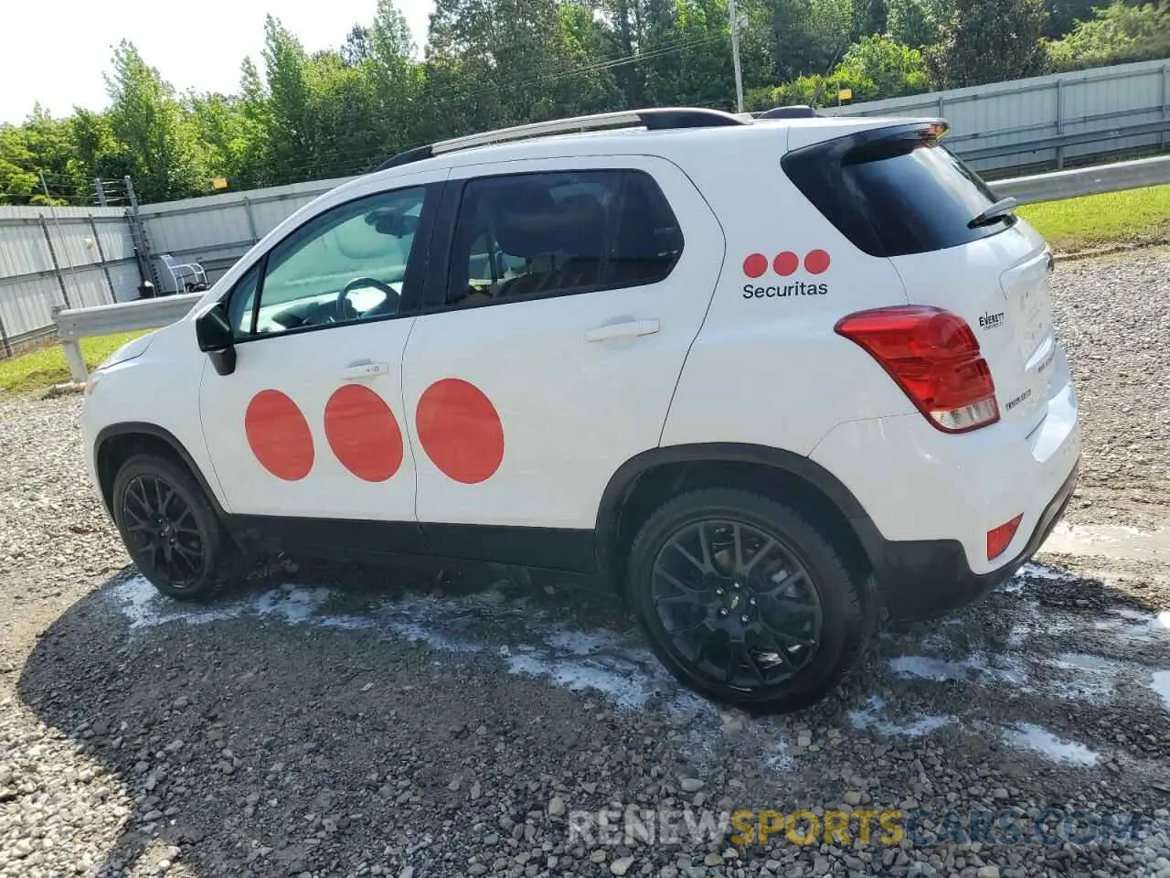 2 Photograph of a damaged car KL7CJPSM0NB516404 CHEVROLET TRAX 2022