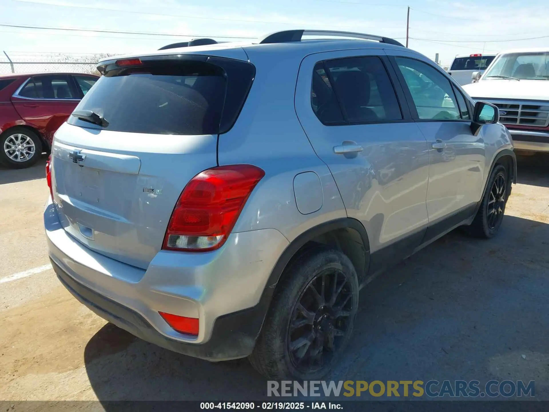 4 Фотография поврежденного автомобиля KL7CJPSM0NB561407 CHEVROLET TRAX 2022