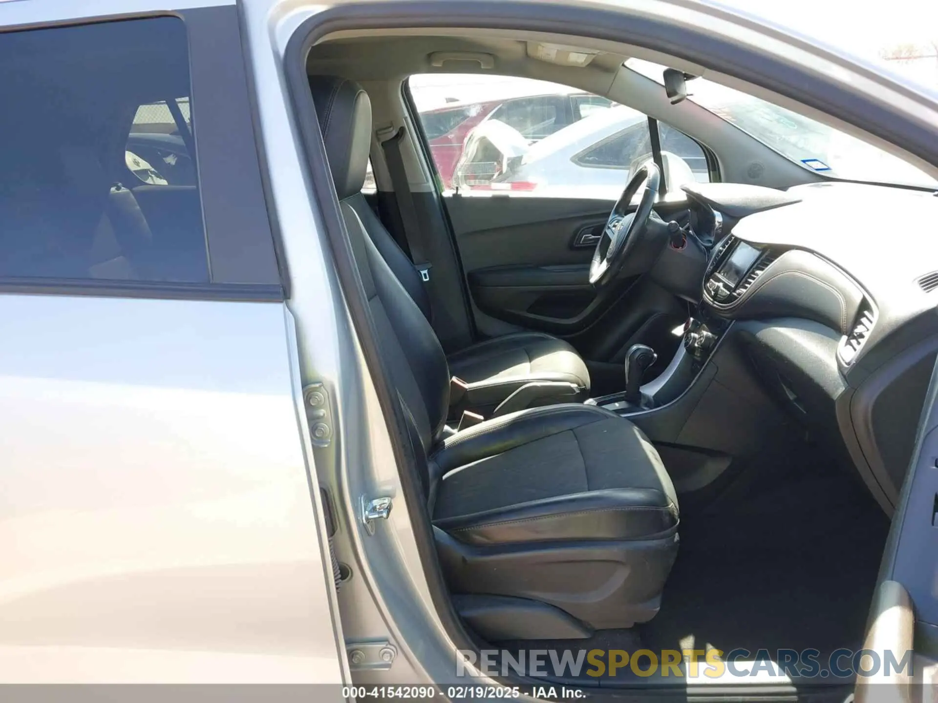5 Фотография поврежденного автомобиля KL7CJPSM0NB561407 CHEVROLET TRAX 2022