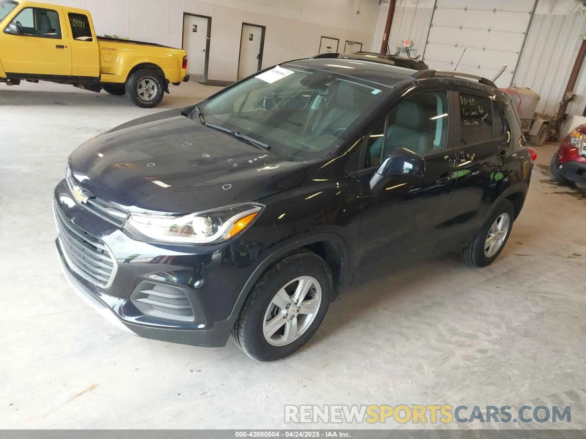 2 Фотография поврежденного автомобиля KL7CJPSM1NB563974 CHEVROLET TRAX 2022
