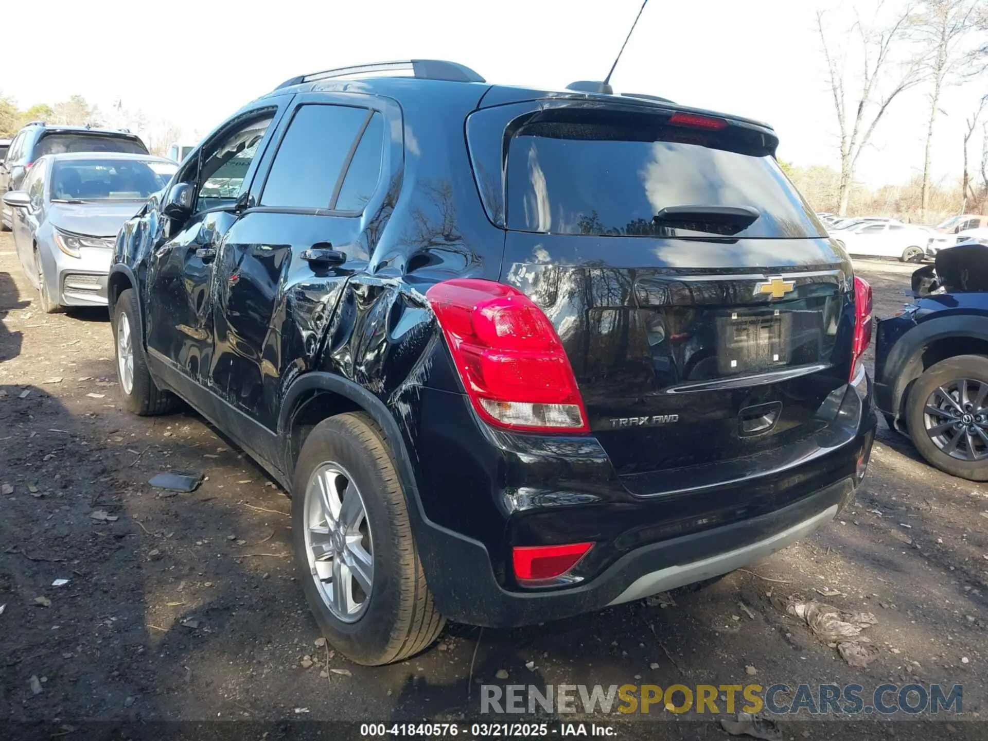 3 Фотография поврежденного автомобиля KL7CJPSM1NB565966 CHEVROLET TRAX 2022