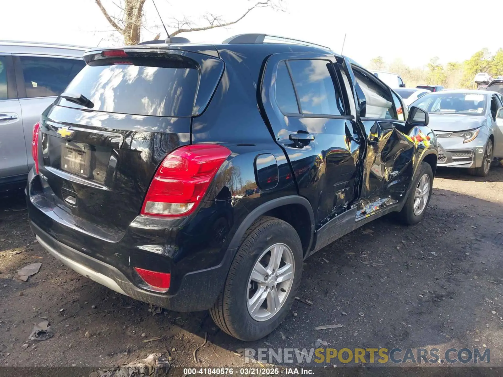 4 Фотография поврежденного автомобиля KL7CJPSM1NB565966 CHEVROLET TRAX 2022