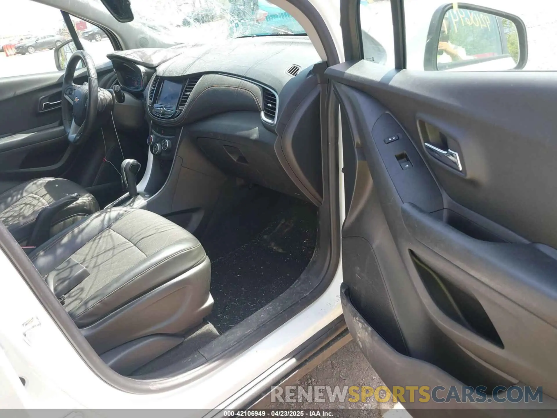 5 Фотография поврежденного автомобиля KL7CJPSM1NB569189 CHEVROLET TRAX 2022