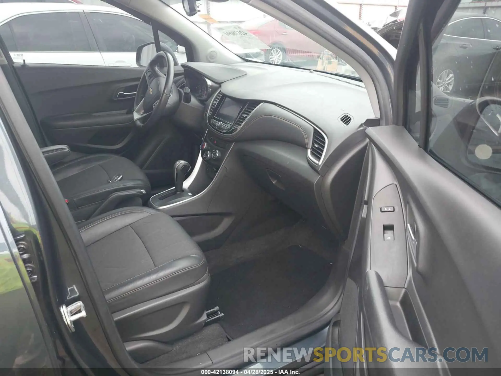 5 Фотография поврежденного автомобиля KL7CJPSM3NB506658 CHEVROLET TRAX 2022