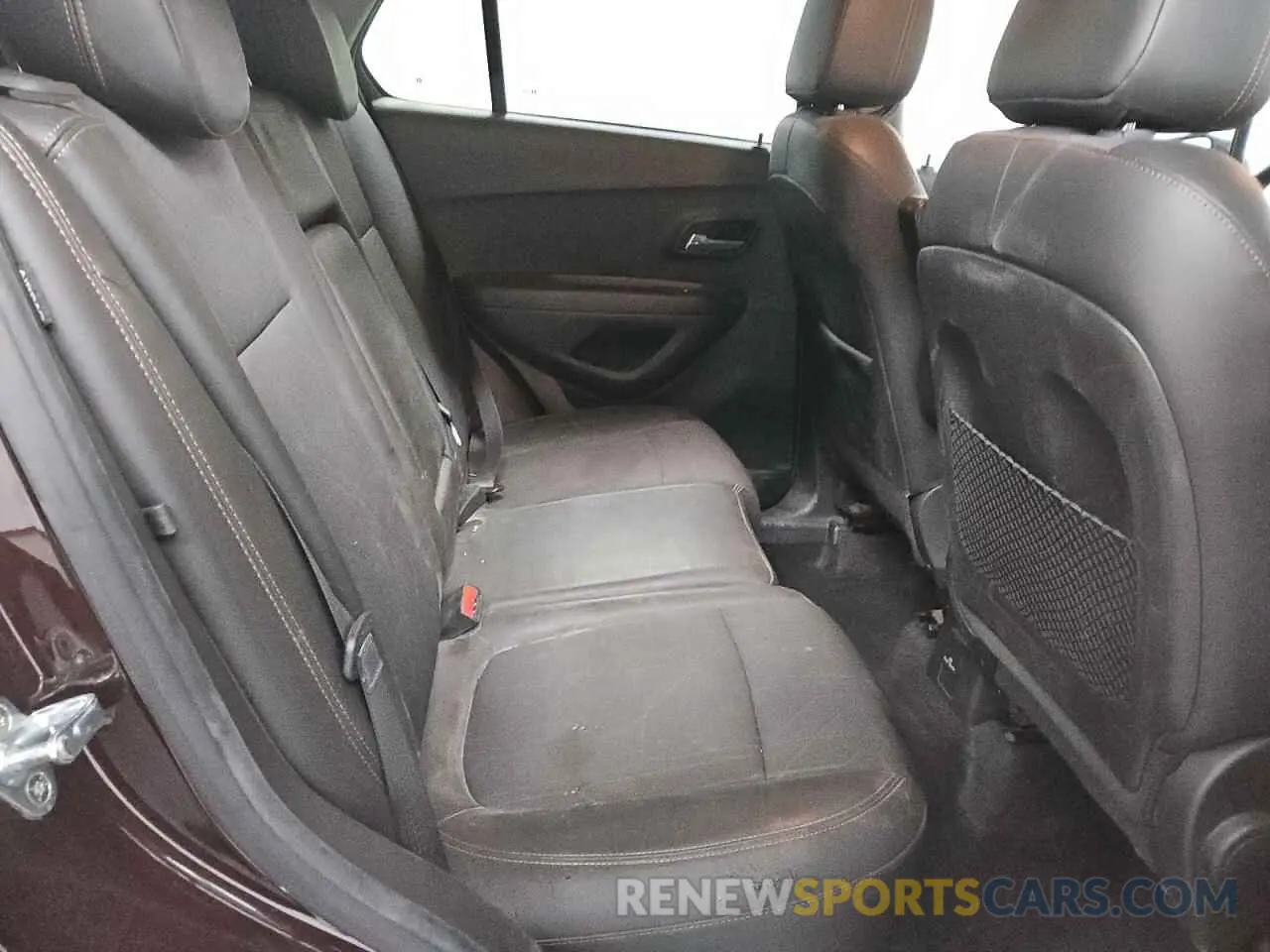 11 Photograph of a damaged car KL7CJPSM7NB520949 CHEVROLET TRAX 2022