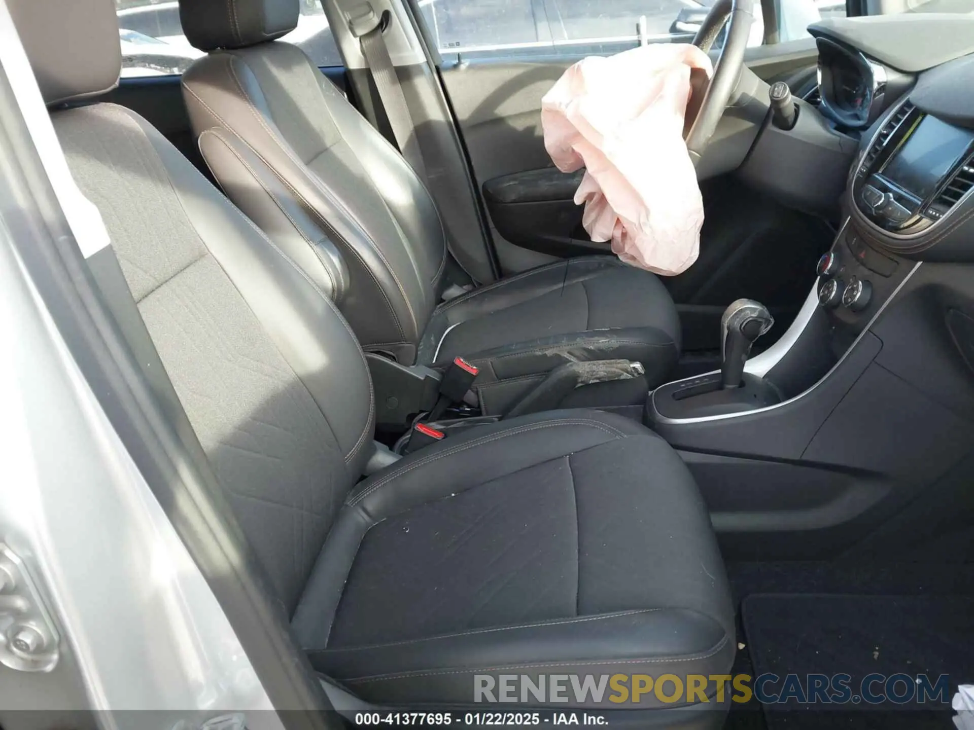 5 Фотография поврежденного автомобиля KL7CJPSM8NB528204 CHEVROLET TRAX 2022