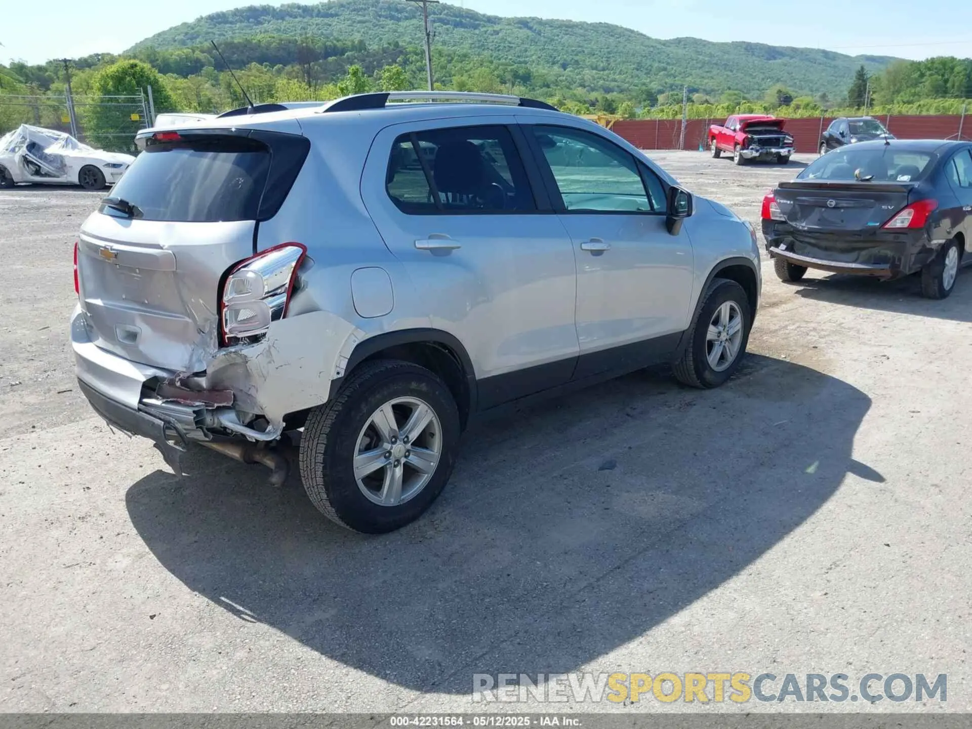 4 Photograph of a damaged car KL7CJPSM8NB560716 CHEVROLET TRAX 2022