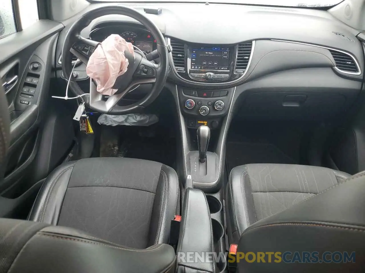 8 Photograph of a damaged car KL7CJPSM9NB532584 CHEVROLET TRAX 2022