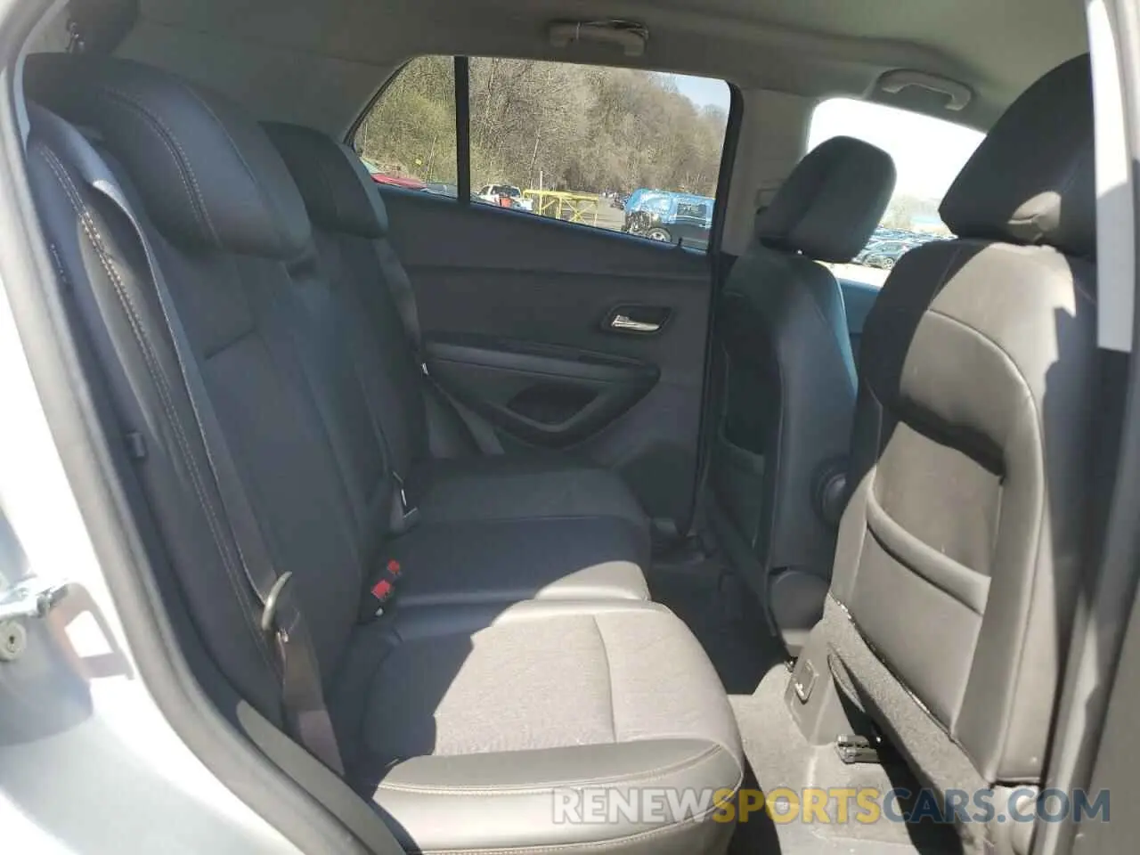 11 Photograph of a damaged car KL7CJPSM9NB558988 CHEVROLET TRAX 2022