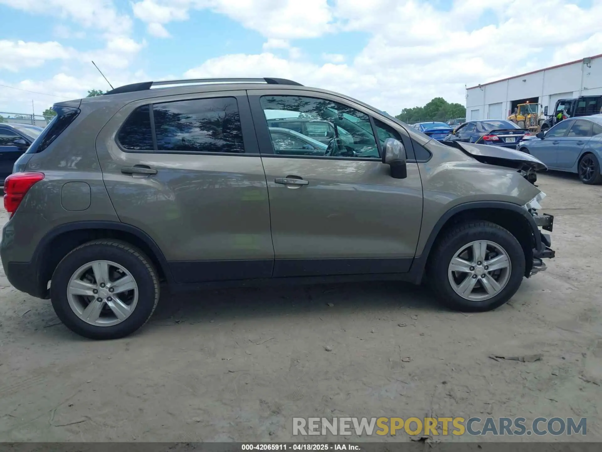 14 Photograph of a damaged car KL7CJPSMXNB513865 CHEVROLET TRAX 2022