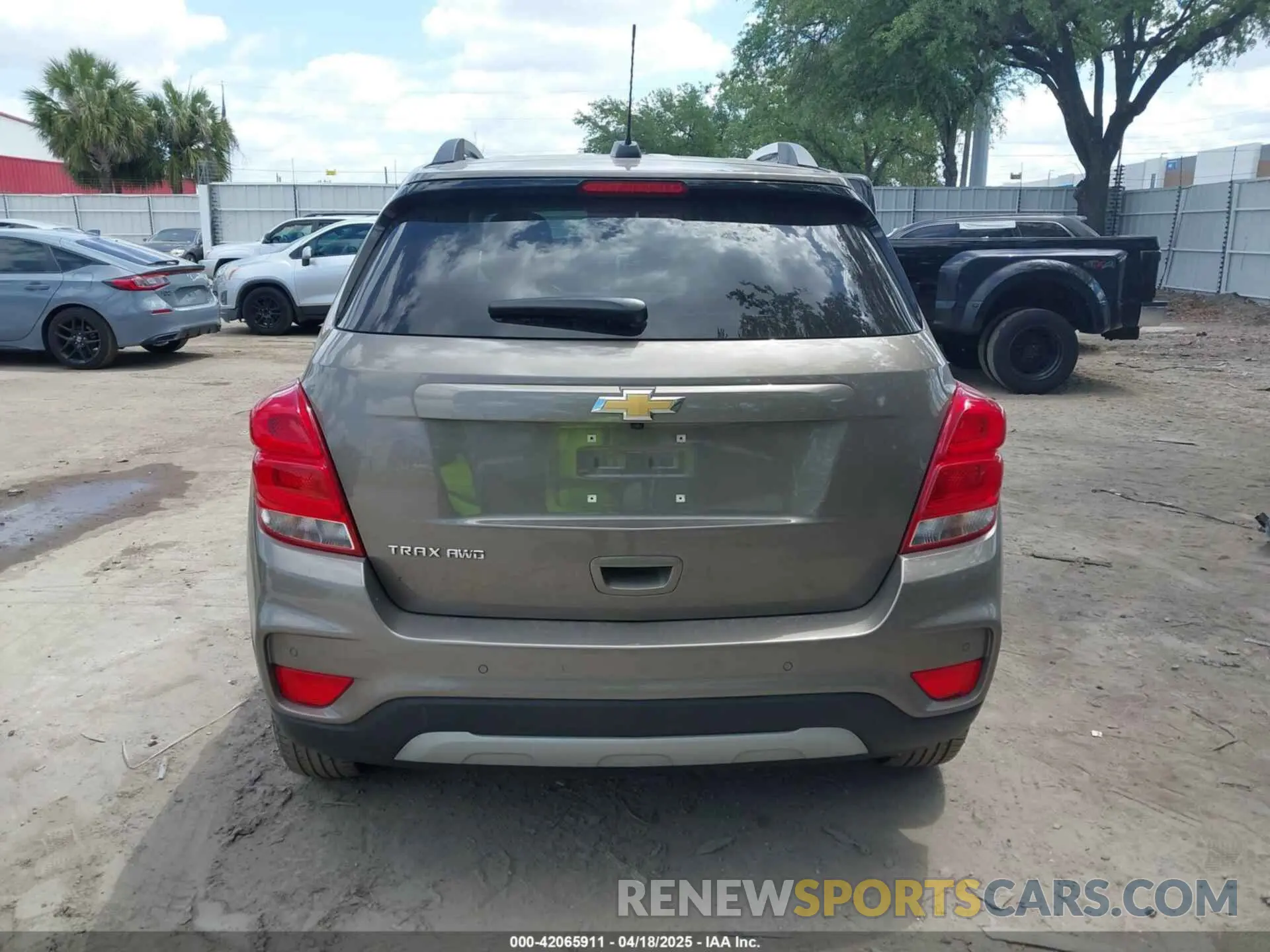 17 Photograph of a damaged car KL7CJPSMXNB513865 CHEVROLET TRAX 2022