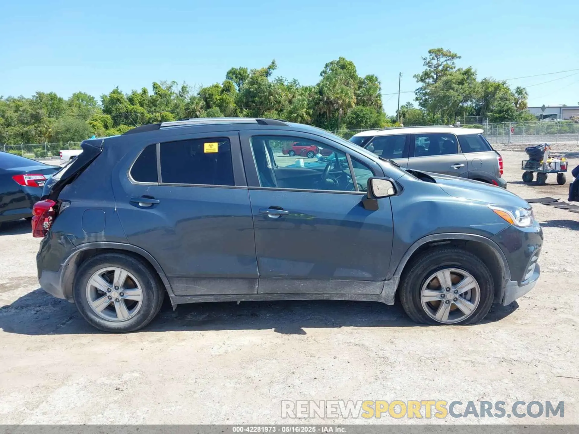 13 Photograph of a damaged car KL7CJPSMXNB557865 CHEVROLET TRAX 2022