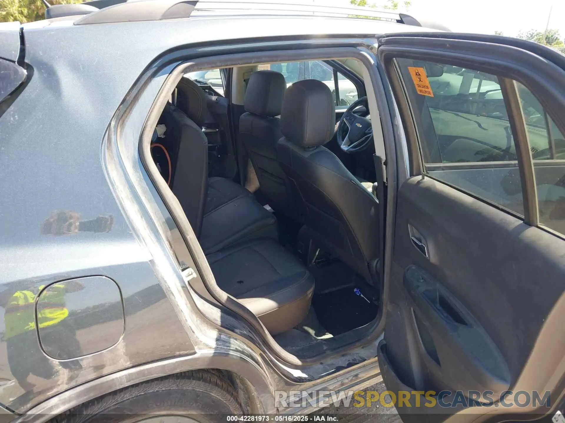 8 Photograph of a damaged car KL7CJPSMXNB557865 CHEVROLET TRAX 2022