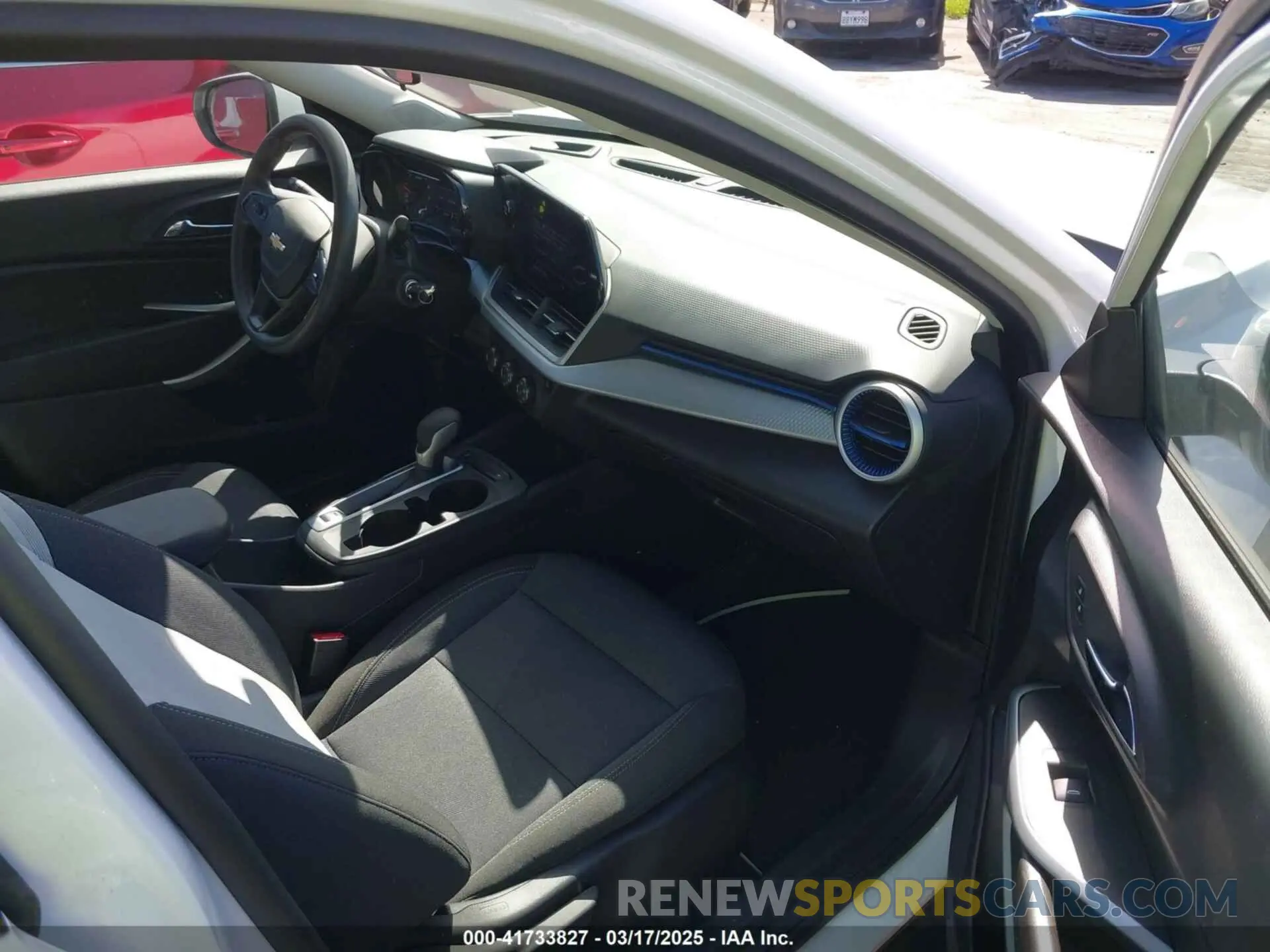 5 Photograph of a damaged car KL77LFE20RC149262 CHEVROLET TRAX 2024