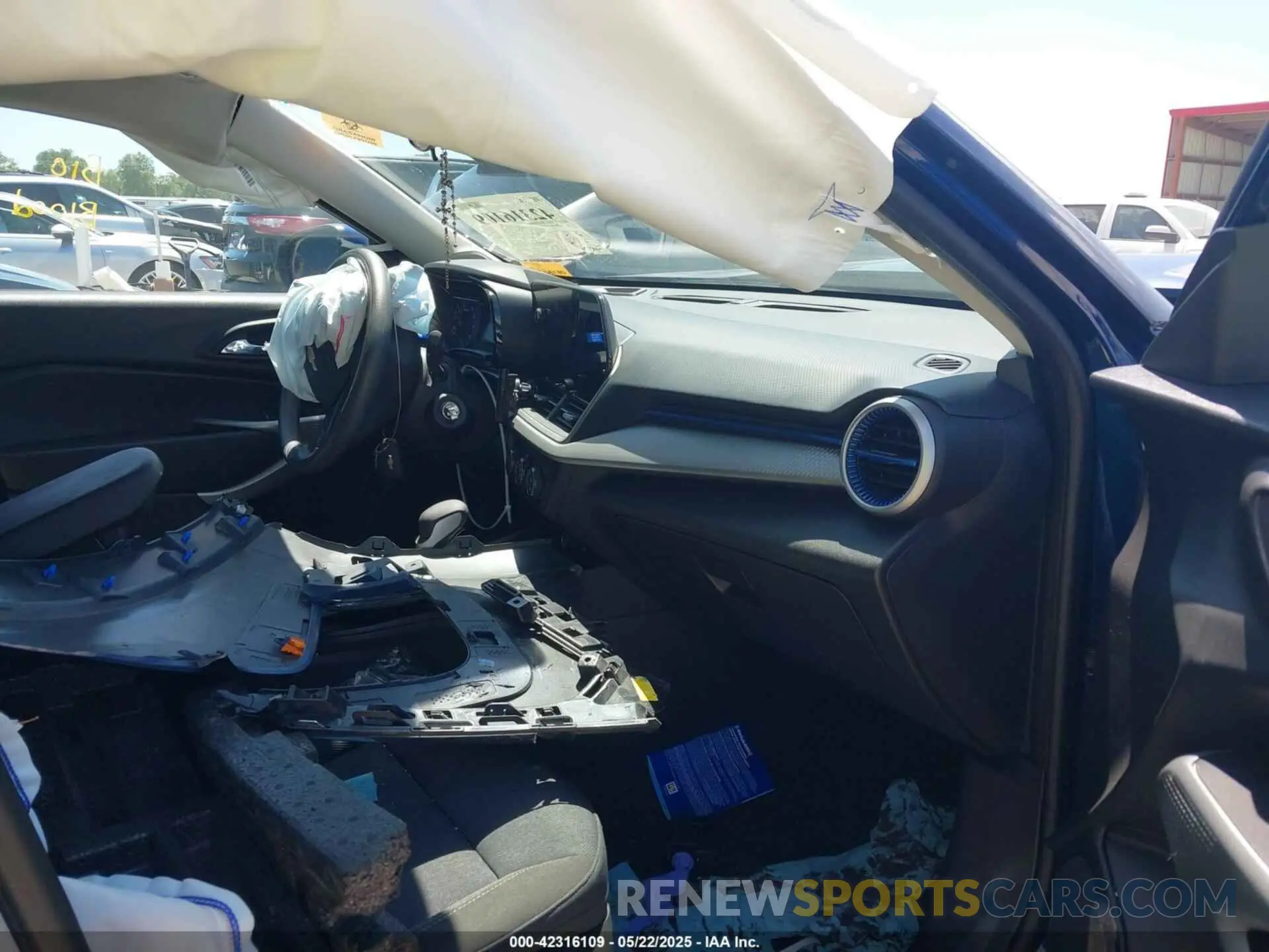 5 Photograph of a damaged car KL77LFE21RC045010 CHEVROLET TRAX 2024