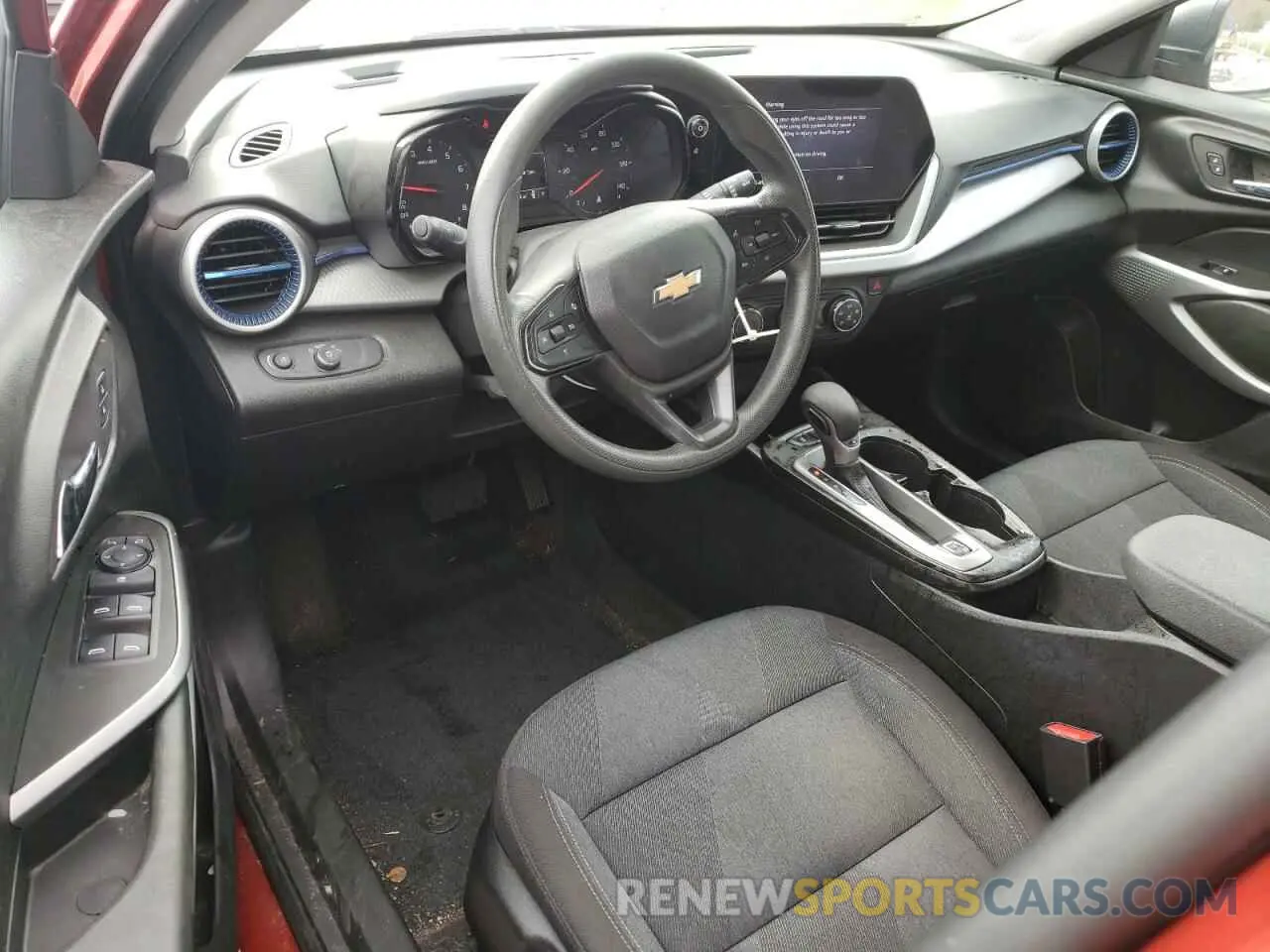 8 Фотография поврежденного автомобиля KL77LFE21RC049140 CHEVROLET TRAX 2024