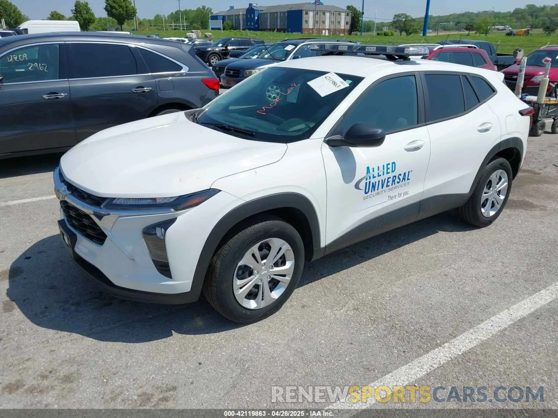 2 Фотография поврежденного автомобиля KL77LFE21RC140053 CHEVROLET TRAX 2024