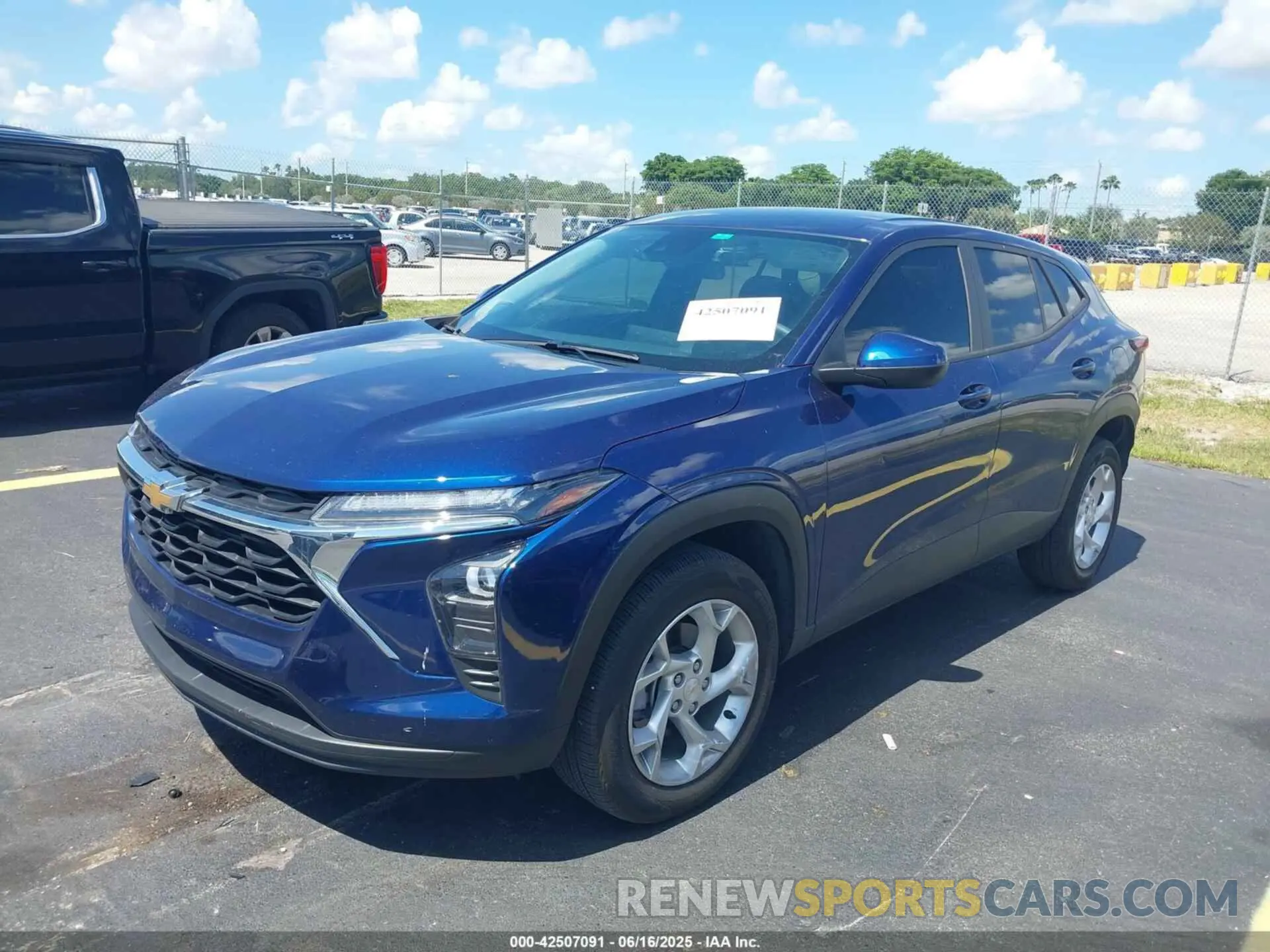 2 Фотография поврежденного автомобиля KL77LFE21RC162568 CHEVROLET TRAX 2024