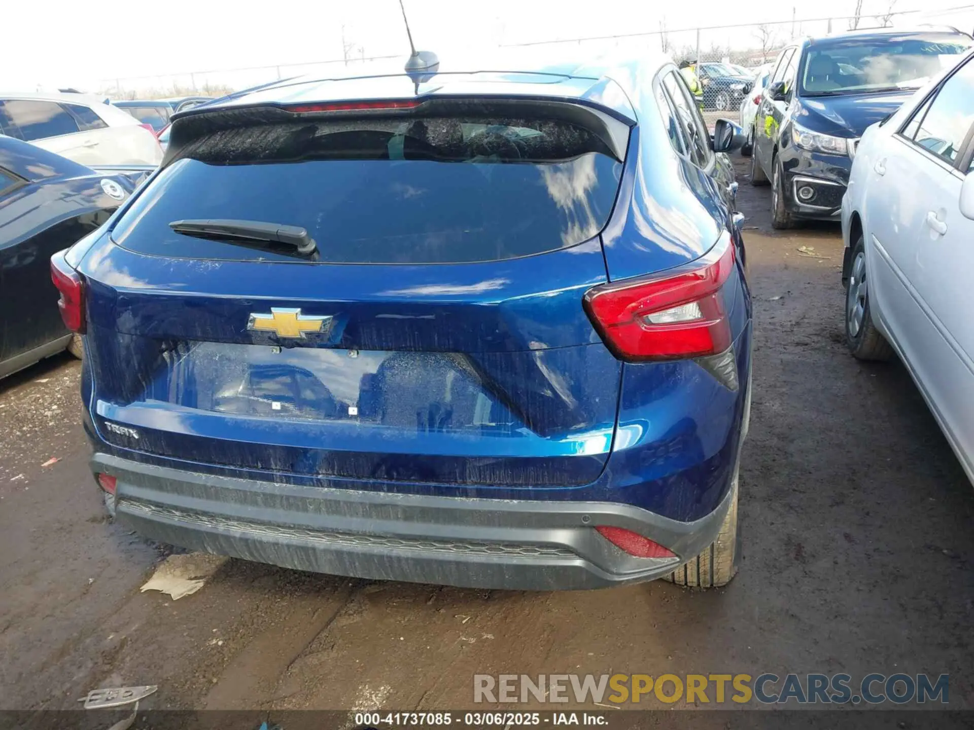 17 Photograph of a damaged car KL77LFE21RC215592 CHEVROLET TRAX 2024