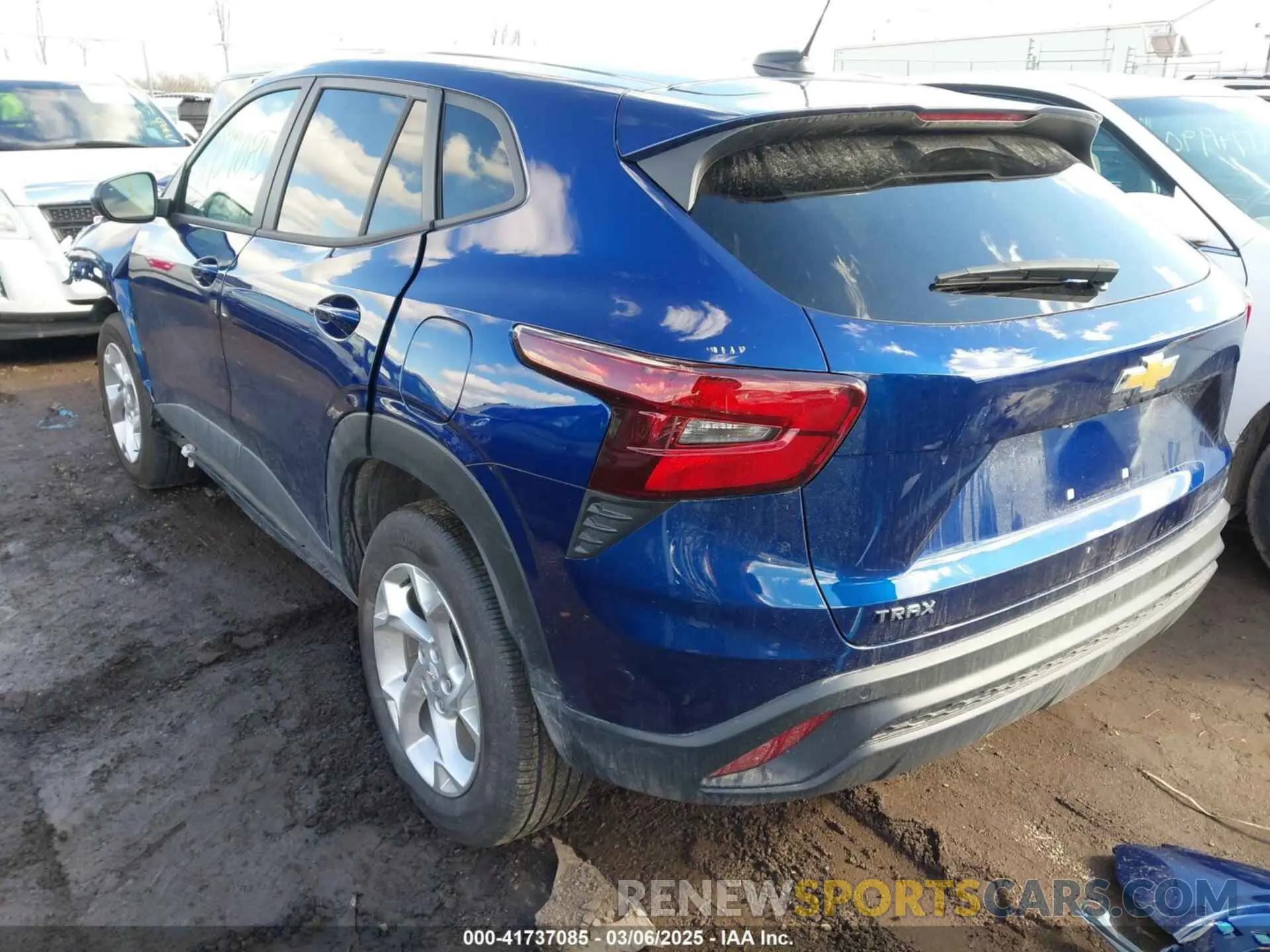 3 Photograph of a damaged car KL77LFE21RC215592 CHEVROLET TRAX 2024