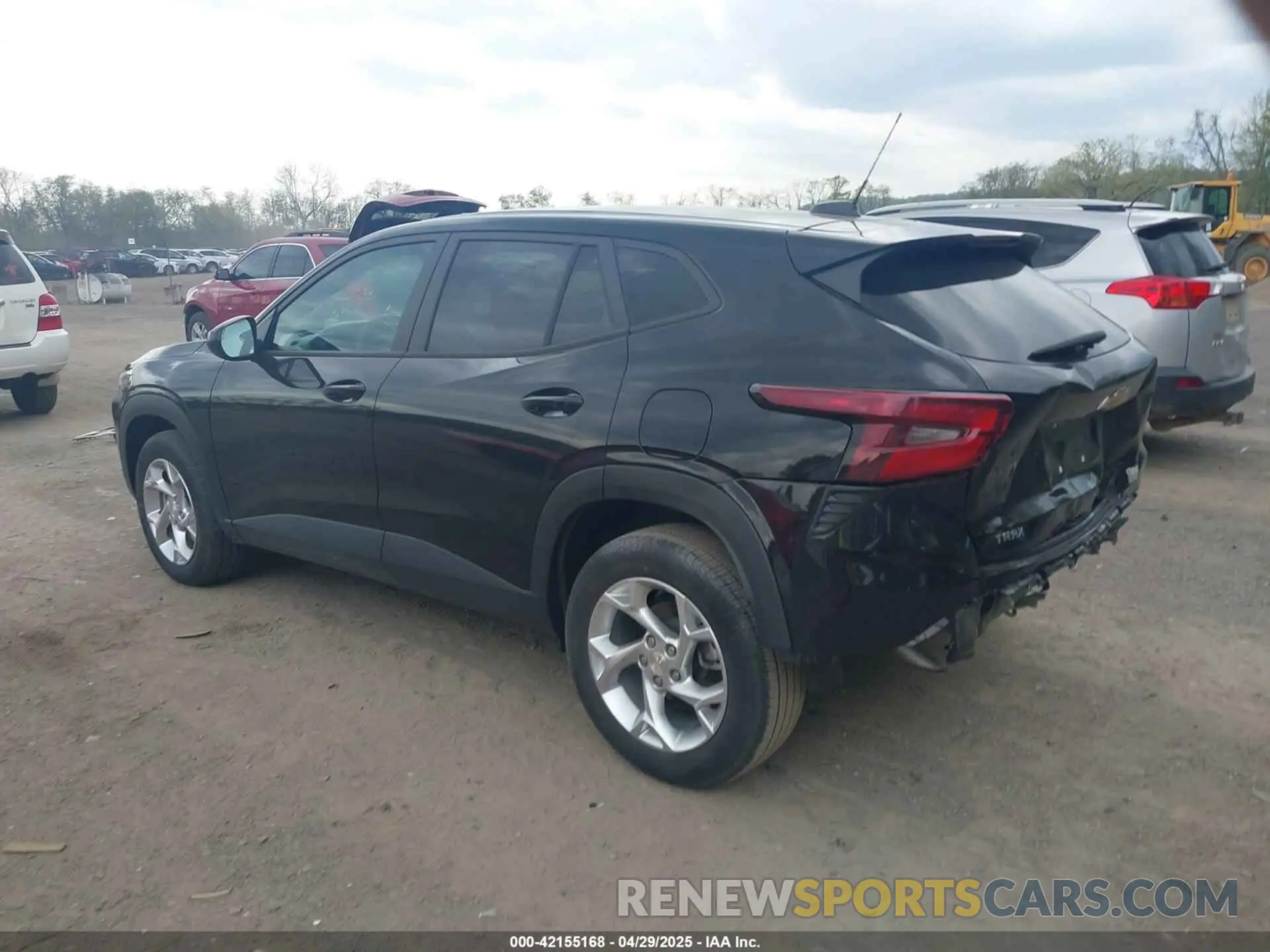 3 Фотография поврежденного автомобиля KL77LFE22RC073575 CHEVROLET TRAX 2024