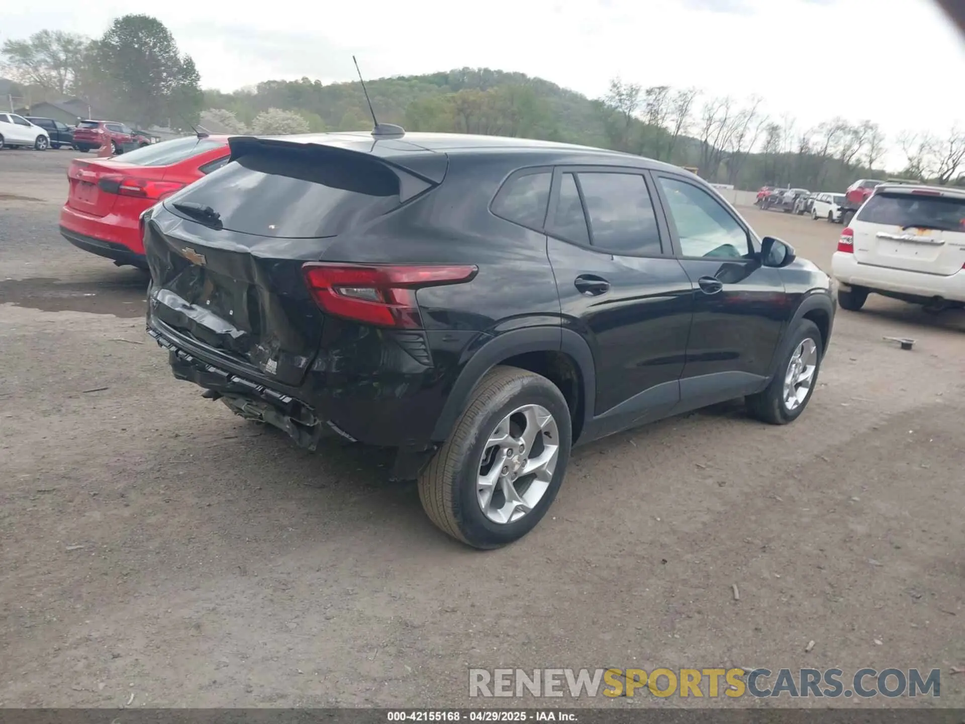 4 Фотография поврежденного автомобиля KL77LFE22RC073575 CHEVROLET TRAX 2024
