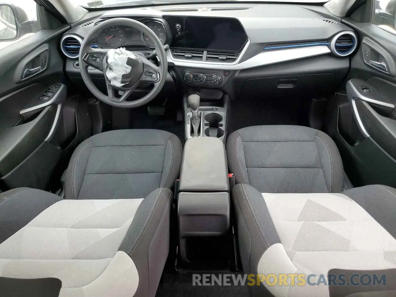 8 Photograph of a damaged car KL77LFE22RC136318 CHEVROLET TRAX 2024