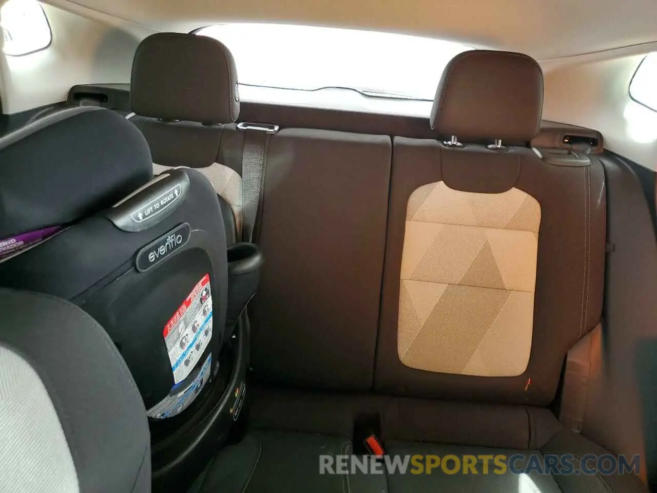 10 Фотография поврежденного автомобиля KL77LFE22RC163728 CHEVROLET TRAX 2024