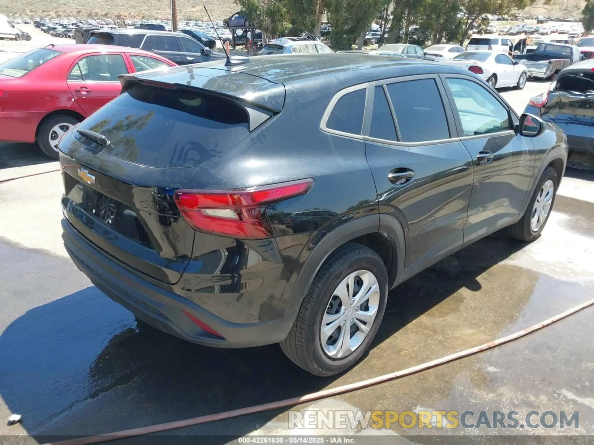 4 Photograph of a damaged car KL77LFE22RC230506 CHEVROLET TRAX 2024