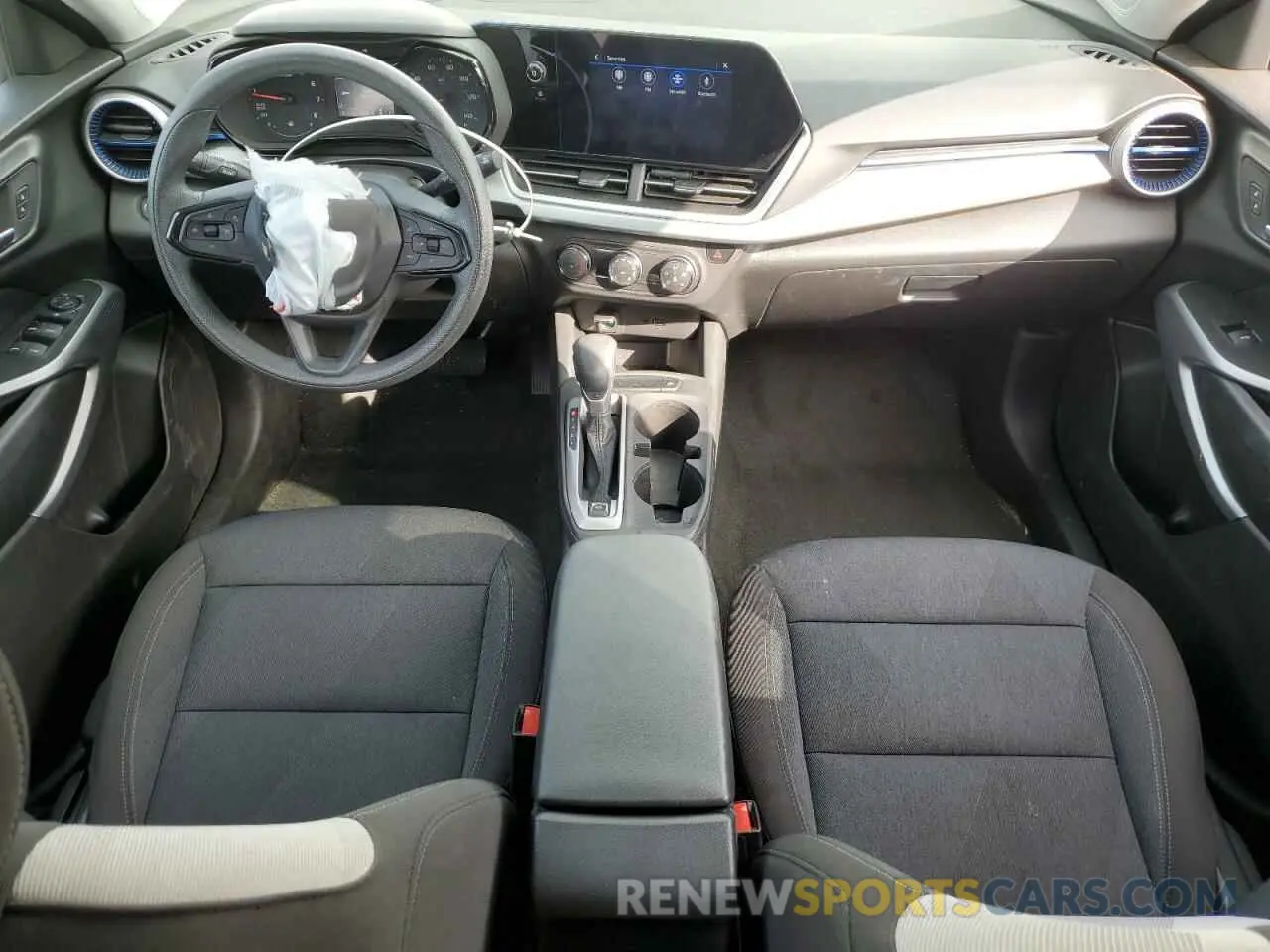 8 Photograph of a damaged car KL77LFE23RC231292 CHEVROLET TRAX 2024