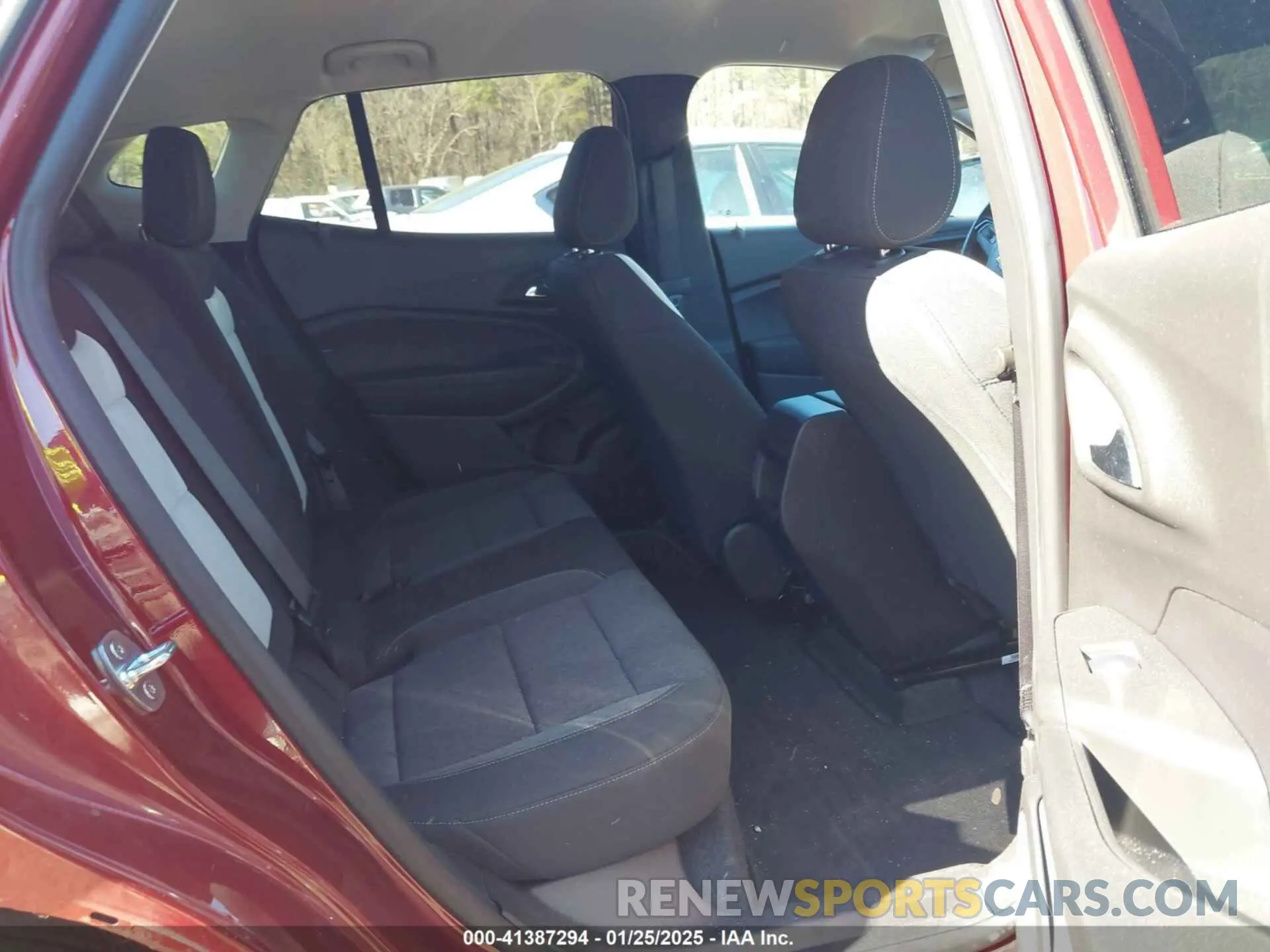 8 Фотография поврежденного автомобиля KL77LFE24RC063422 CHEVROLET TRAX 2024