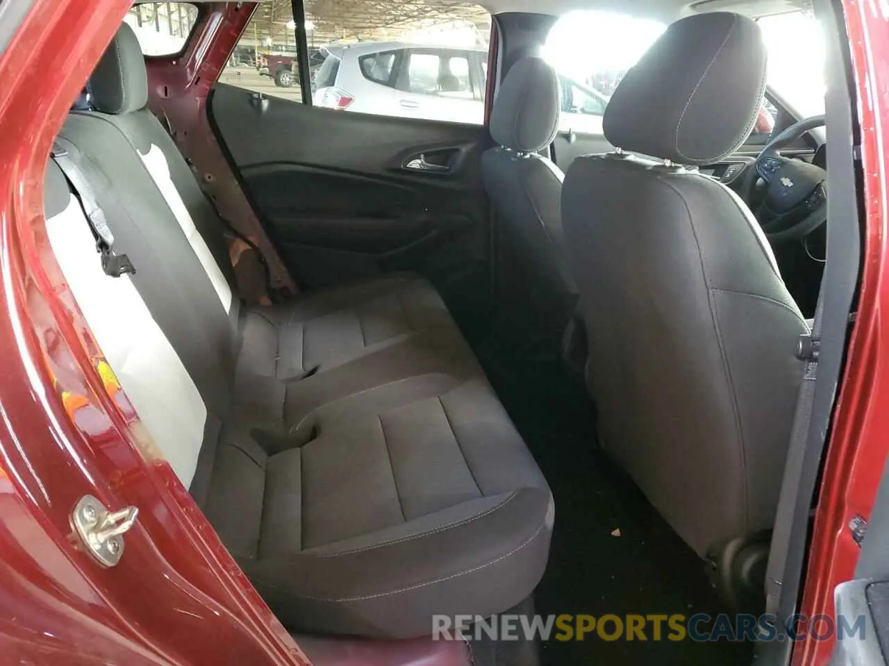 11 Фотография поврежденного автомобиля KL77LFE24RC119634 CHEVROLET TRAX 2024