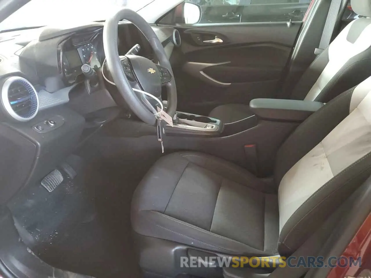 7 Фотография поврежденного автомобиля KL77LFE24RC119634 CHEVROLET TRAX 2024