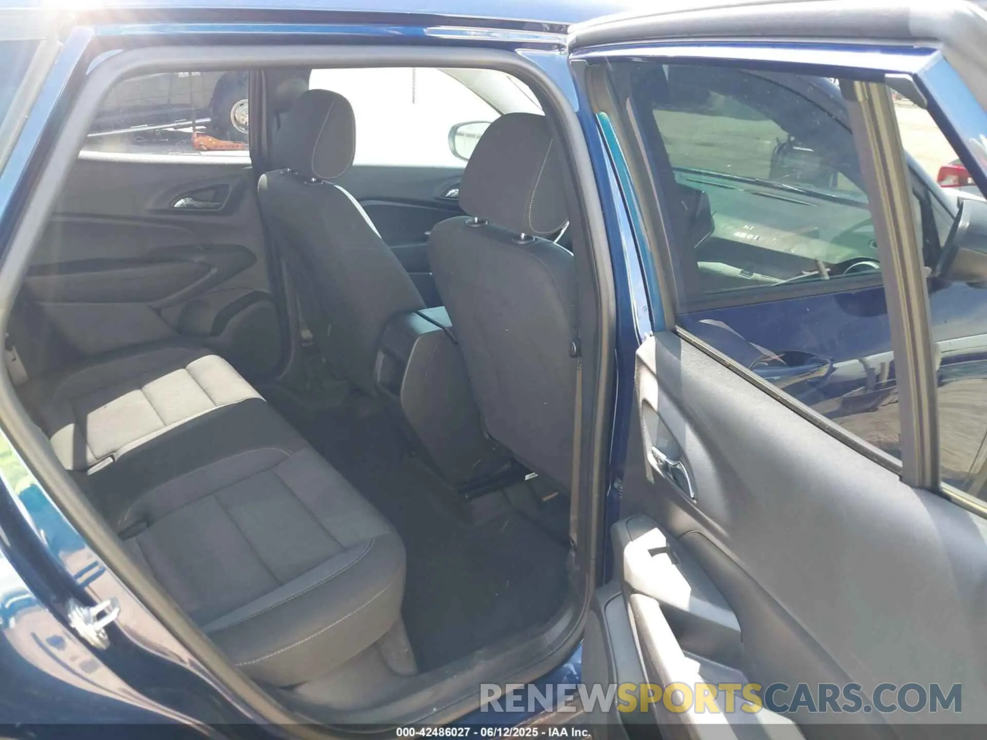 8 Photograph of a damaged car KL77LFE24RC197606 CHEVROLET TRAX 2024